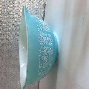 Pyrex Amish buttermilk print mixing bowl